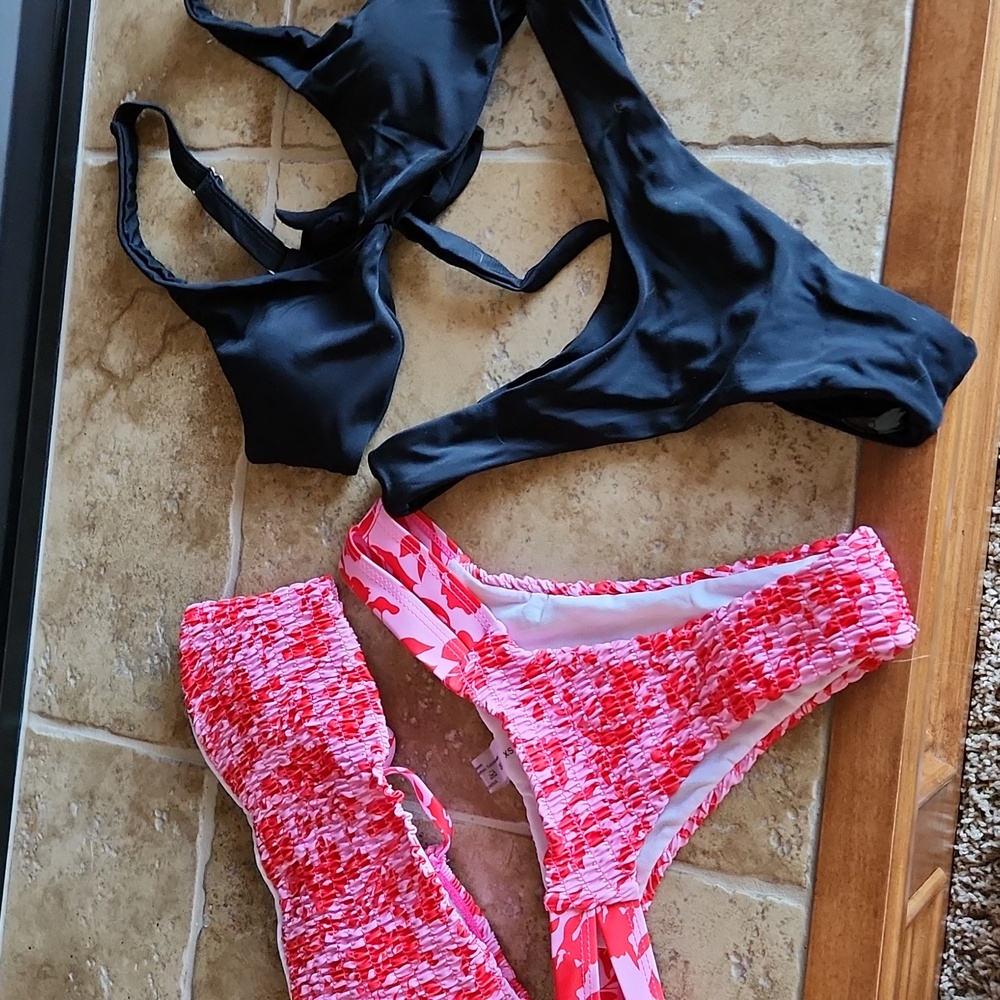 NWOT Shein 2 WOMANS size XS bikinis